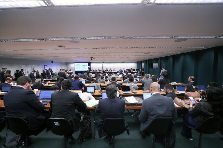 Grupo da reforma tributária ouve ministra do Planejamento nesta tarde