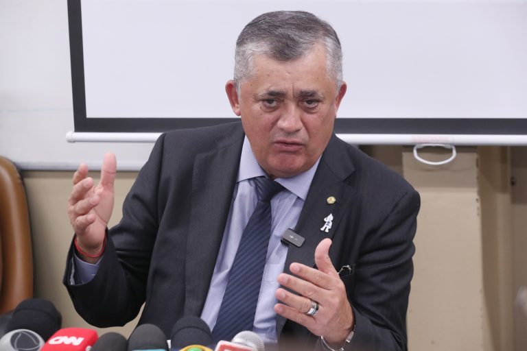 Líder do governo afirma que marco fiscal pode chegar à Câmara nesta semana