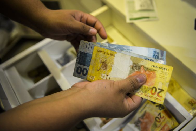 Prévia da inflação oficial fica em 0,57% em abril 