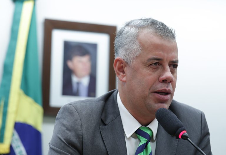 Projeto suspende decreto que regulamenta marco legal do saneamento básico