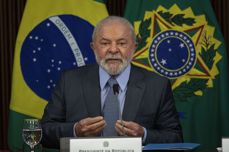 Retomada de programas e revisão de medidas marcam 100 dias de Lula