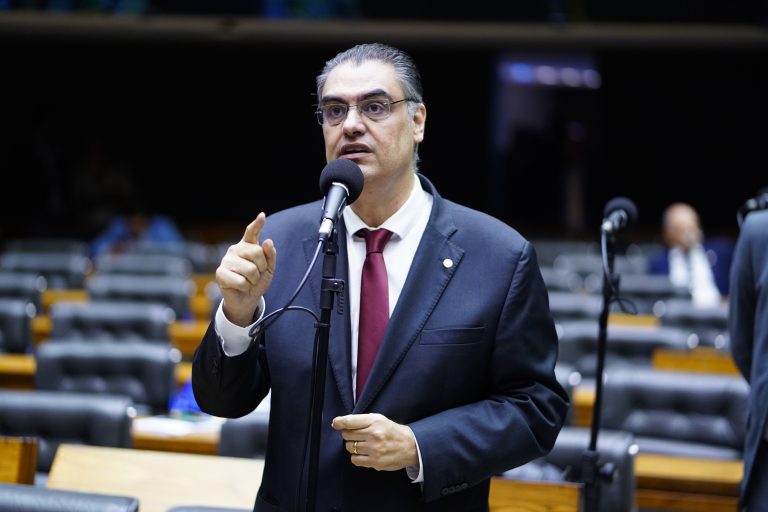 CCJ aprova projeto que cria a política de manejo sustentável do pequi