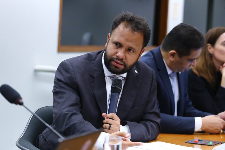 Comissão debate situação de comunidades terapêuticas que atendem como hospitais psiquiátricos