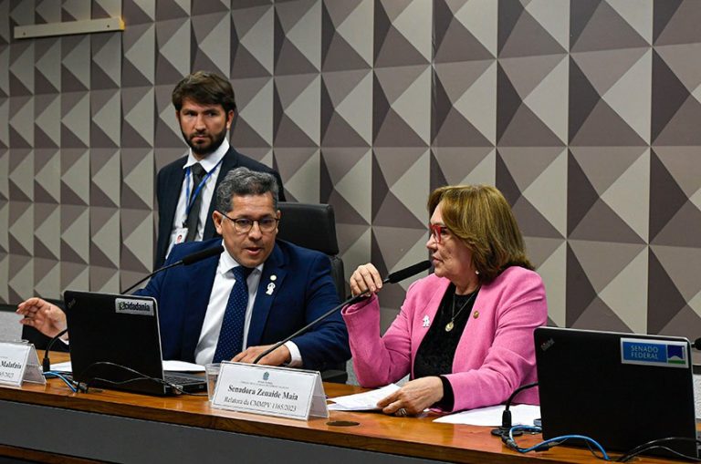 Comissão vota medida provisória do Programa Mais Médicos