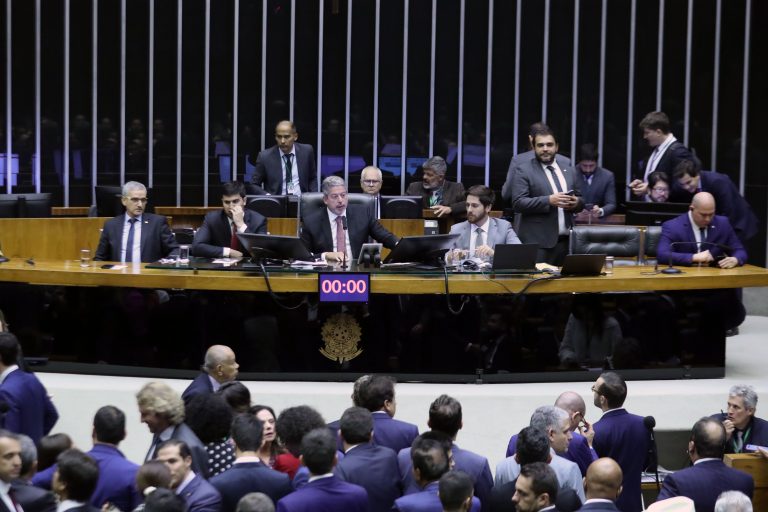 Deputados aprovam texto-base da MP que reorganiza ministérios do governo Lula; acompanhe