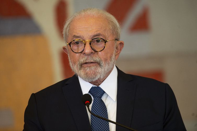 Lula conversa com papa sobre guerra na Ucrânia e combate à fome 