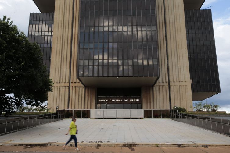 Mercado reduz previsão da inflação de 6,03% para 5,8% este ano