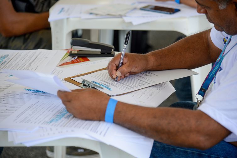 Número de trabalhadores com mais de 50 anos dobra no país 