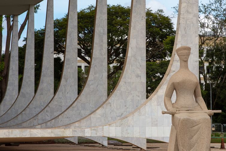 STF tem maioria em julgamento que renderá R$ 5,8 bilhões à União 