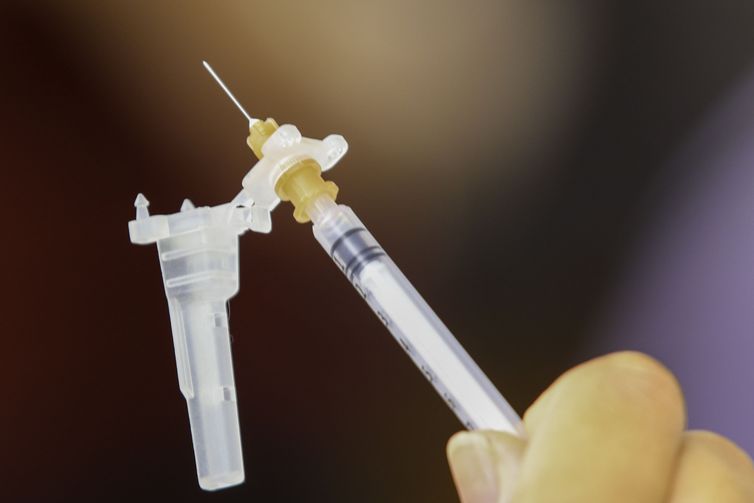 Vacina da gripe é liberada para todas as pessoas a partir de 6 meses 