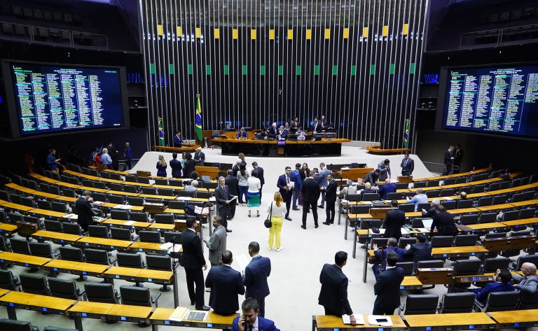 Câmara aprova projeto que transforma cargos do Ministério Público da União; acompanhe