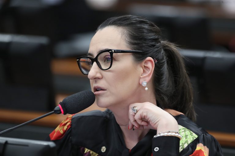 Comissão aprova projeto que pune quem não denuncia violência contra pessoa com deficiência