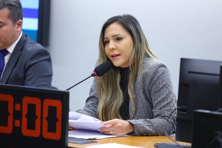 Comissão aprova proposta de correção anual do valor de carro novo para isenção fiscal a pessoa com deficiência
