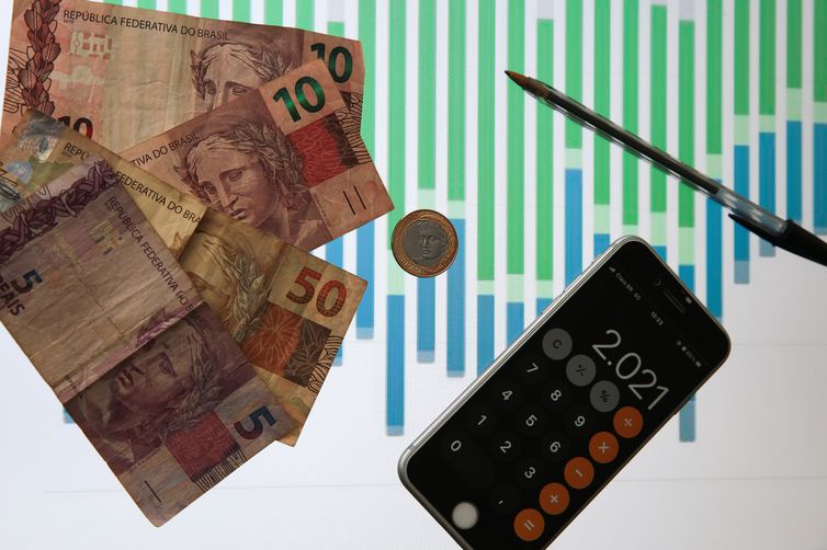 Contas públicas têm déficit de R$ 50,172 bilhões em maio 