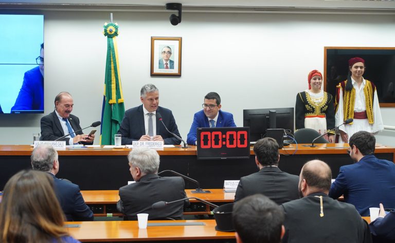 Deputados defendem criação do  Dia Nacional da Imigração Grega, em 21 de setembro
