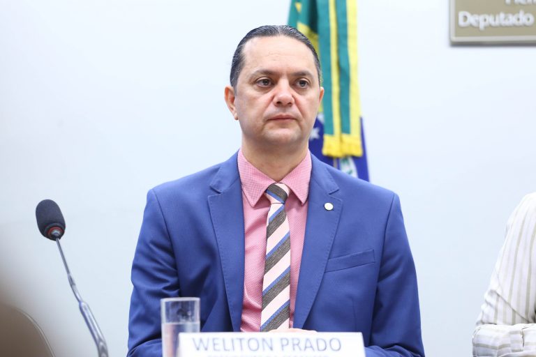 Enfrentamento ao câncer depende de aumento de recursos para a saúde, afirmam debatedores