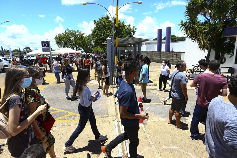 Inscrições para o Enem 2023 terminam nesta sexta-feira 