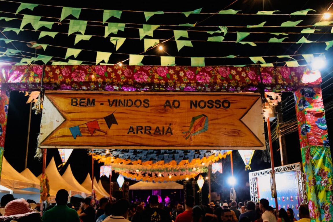 Neto Brito, Julio Roggêr e Jhon Jhon animam São João nos Bairros no Teixeirinha