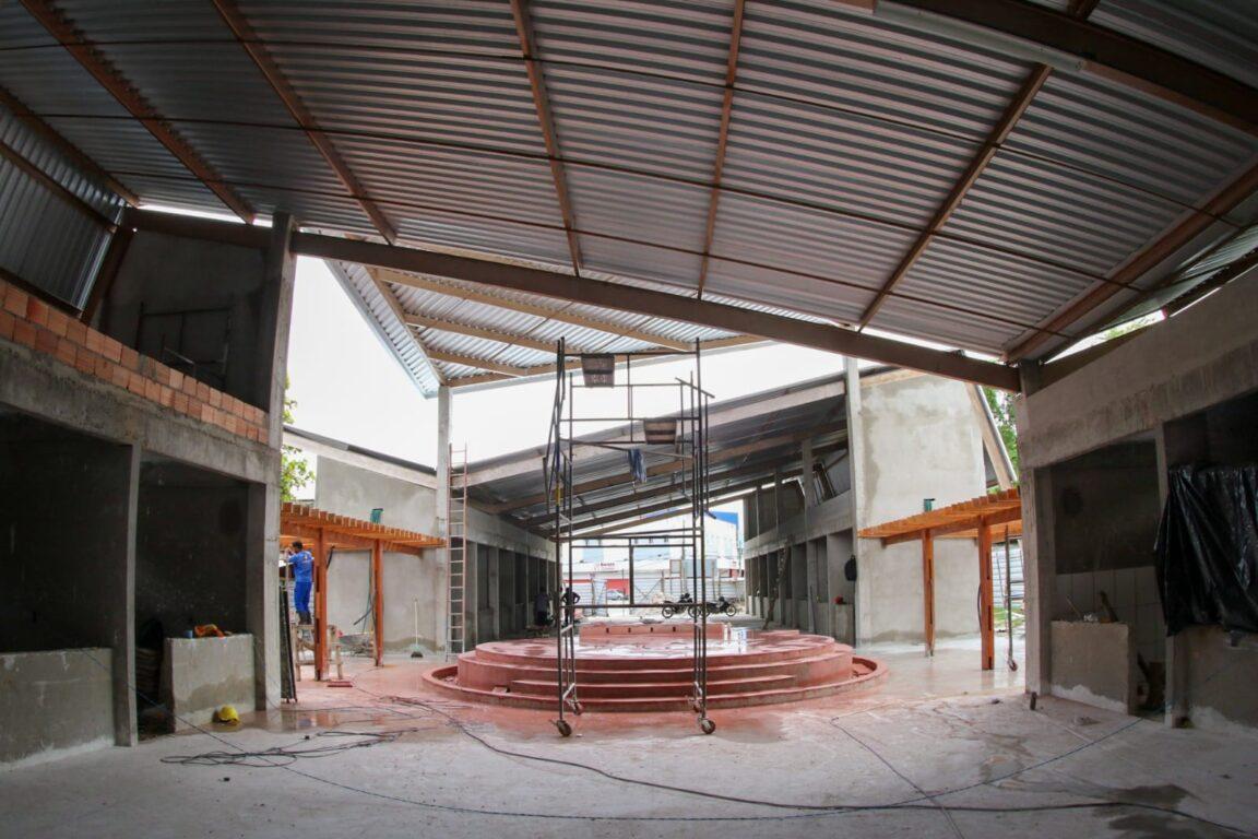 Praça da Bíblia: construção da Rua Gourmet está em fase final