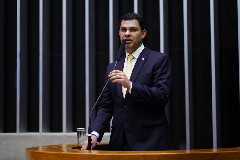 Projeto garante medicamento gratuito a pessoas com transtorno autista