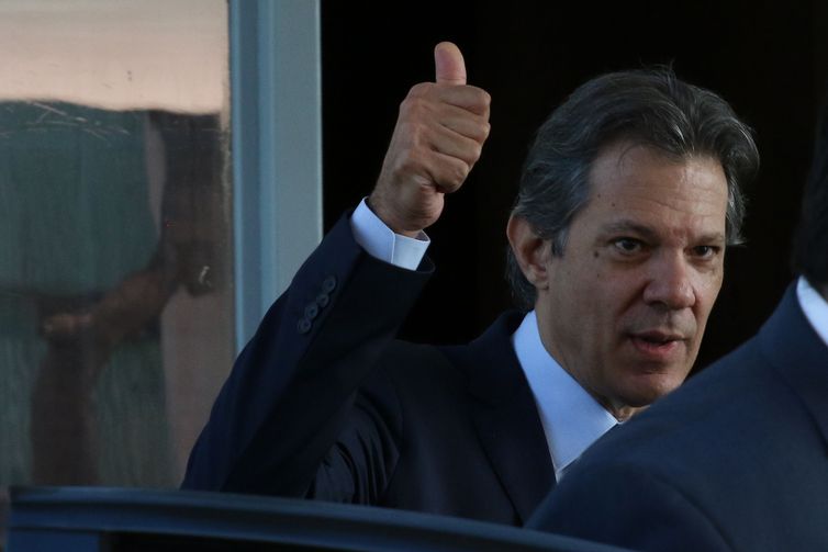 Reforma tributária será negociada após viagem de Lira, diz Haddad 