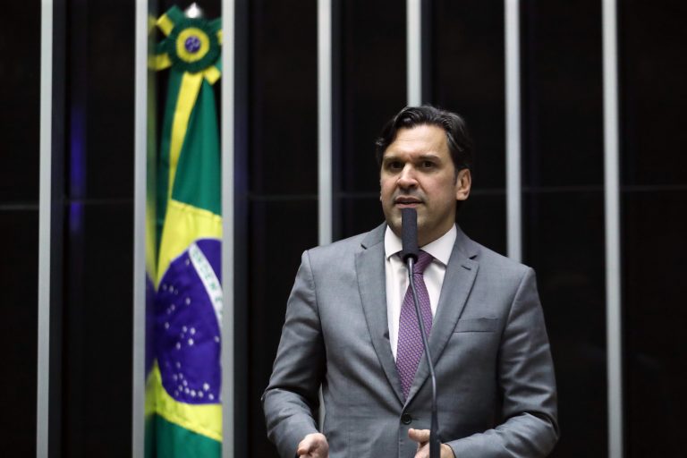 Relator defende alterações feitas na MP que reorganiza os ministérios do governo Lula; acompanhe