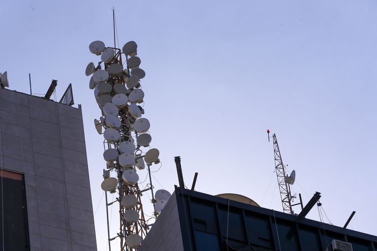 Concorrência entre telefônicas diminui 
