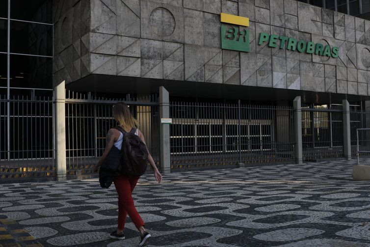 Petrobras anuncia transferência de tecnologia para fornecedores 