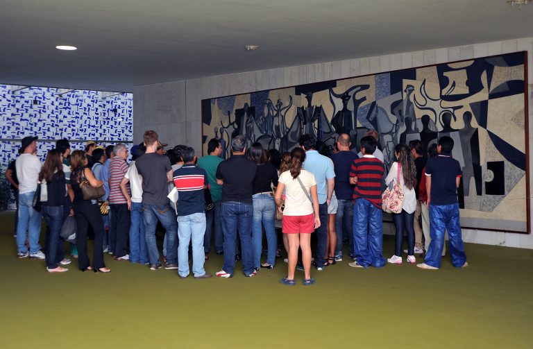Visitação guiada à Câmara começa a retomar ritmo pré-pandemia