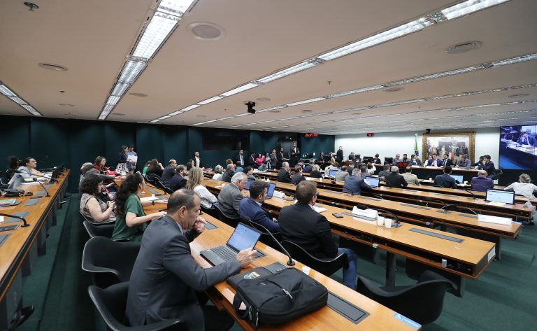 CPI do MST ouve ministro Rui Costa e assentados nesta quarta