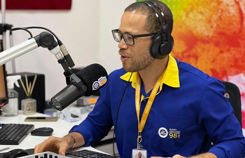 Jovem Comunicador Murilo Xavier conquista as Ondas do Rádio e faz a alegria das manhãs na Eldorado FM 98,9