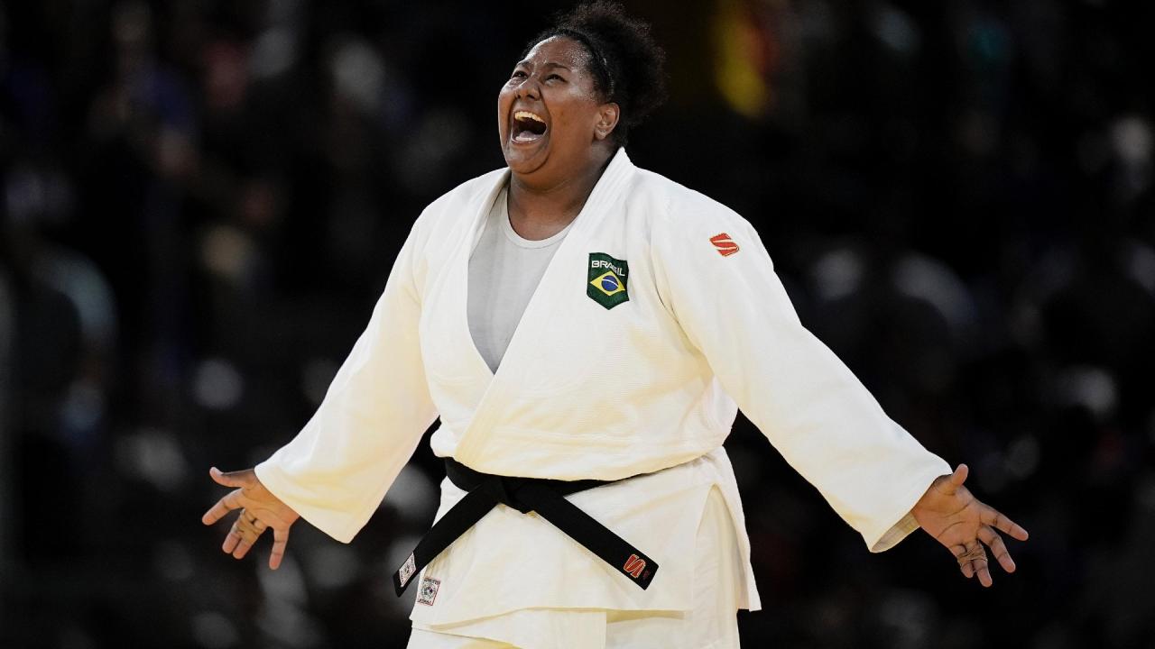 A primeira medalha de ouro brasileira tem nome: Beatriz Souza