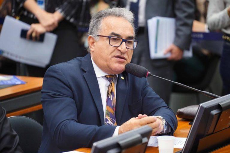 Em busca da reeleição, prefeito do PSOL mantém 662 assessores em Belém