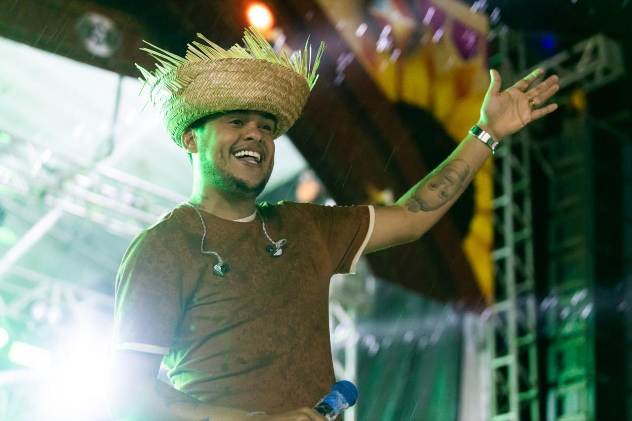 Dr. Adauto garante show histórico: Thiago Aquino confirmado no São João de Caravelas