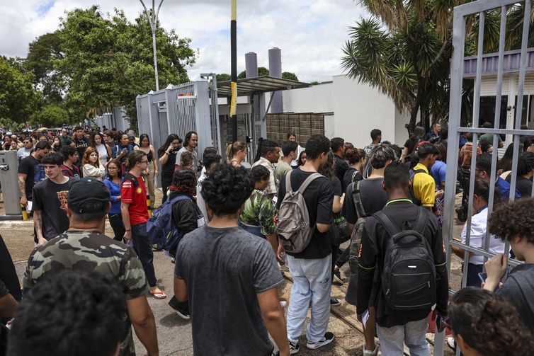 Mais de 5,3 milhões de pessoas já se inscreveram no Enem deste ano