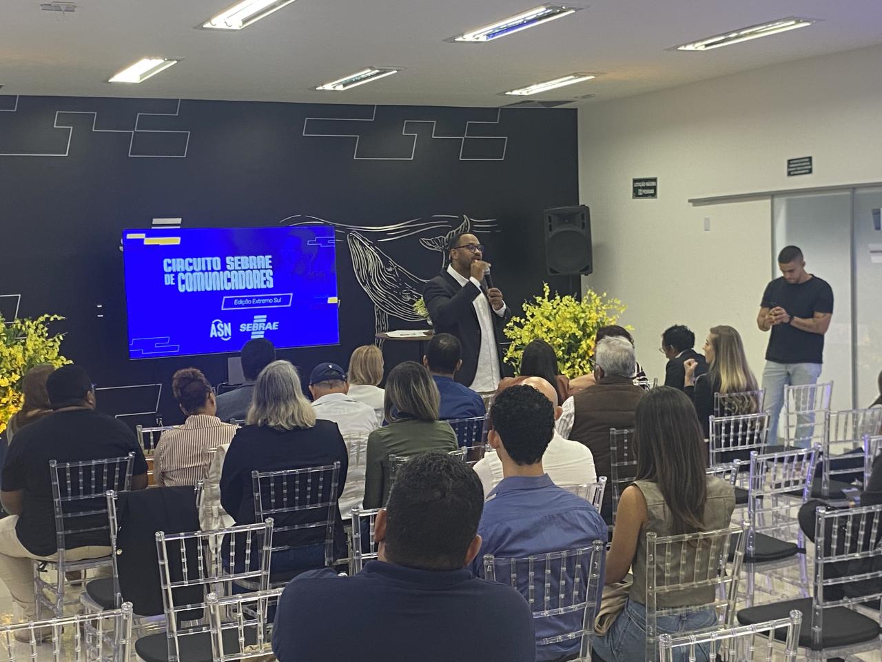 Sebrae realiza Circuito de Comunicadores com palestra de Vanderson Nascimento em Teixeira de Freitas