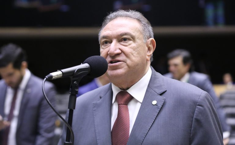 Comissão aprova projeto que prevê ajuda do governo para reconstruir casas em área atingida por desastres