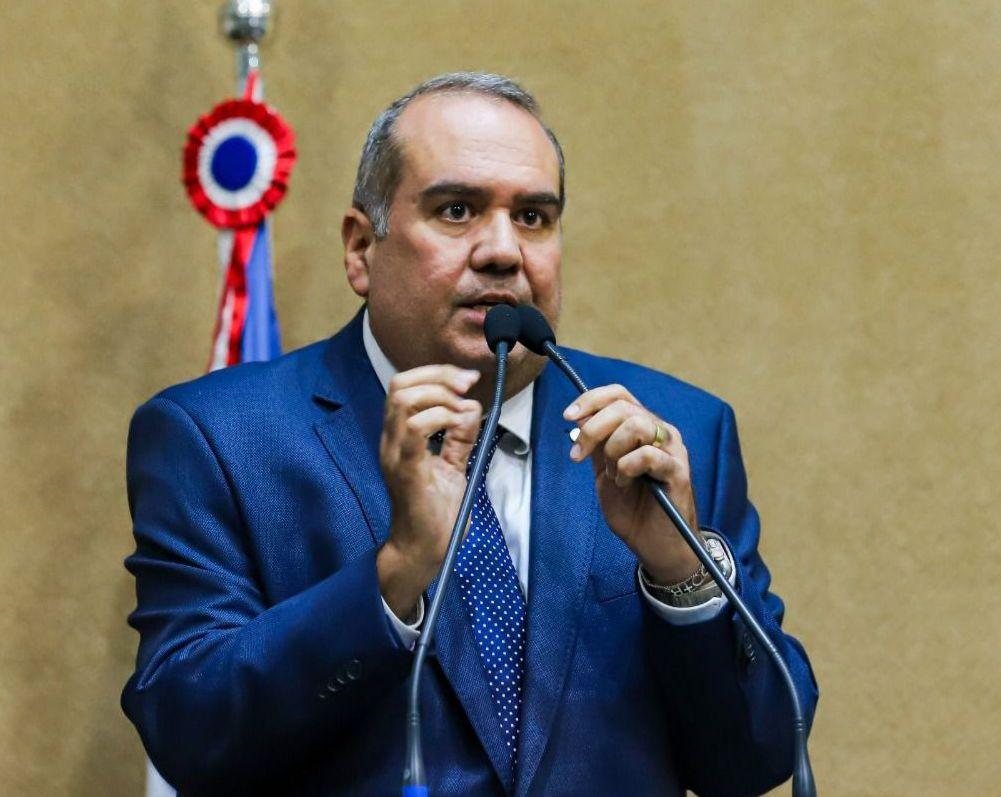 ACM Neto é candidatíssimo”, afirma Sandro Régis, ao ironizar “desespero