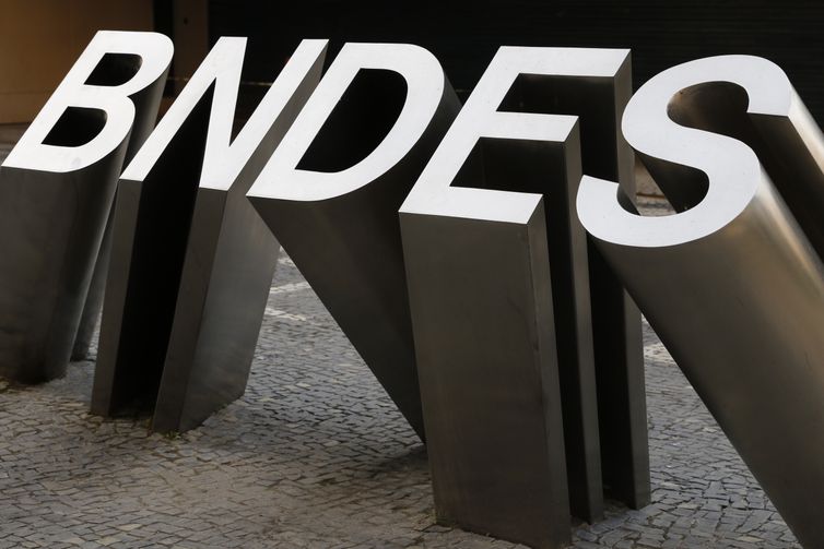 Semana de Economia Brasileira resgata avanços dos últimos 40 anos