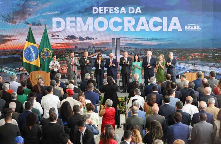 Lula veta integralmente PL da Dosimetria