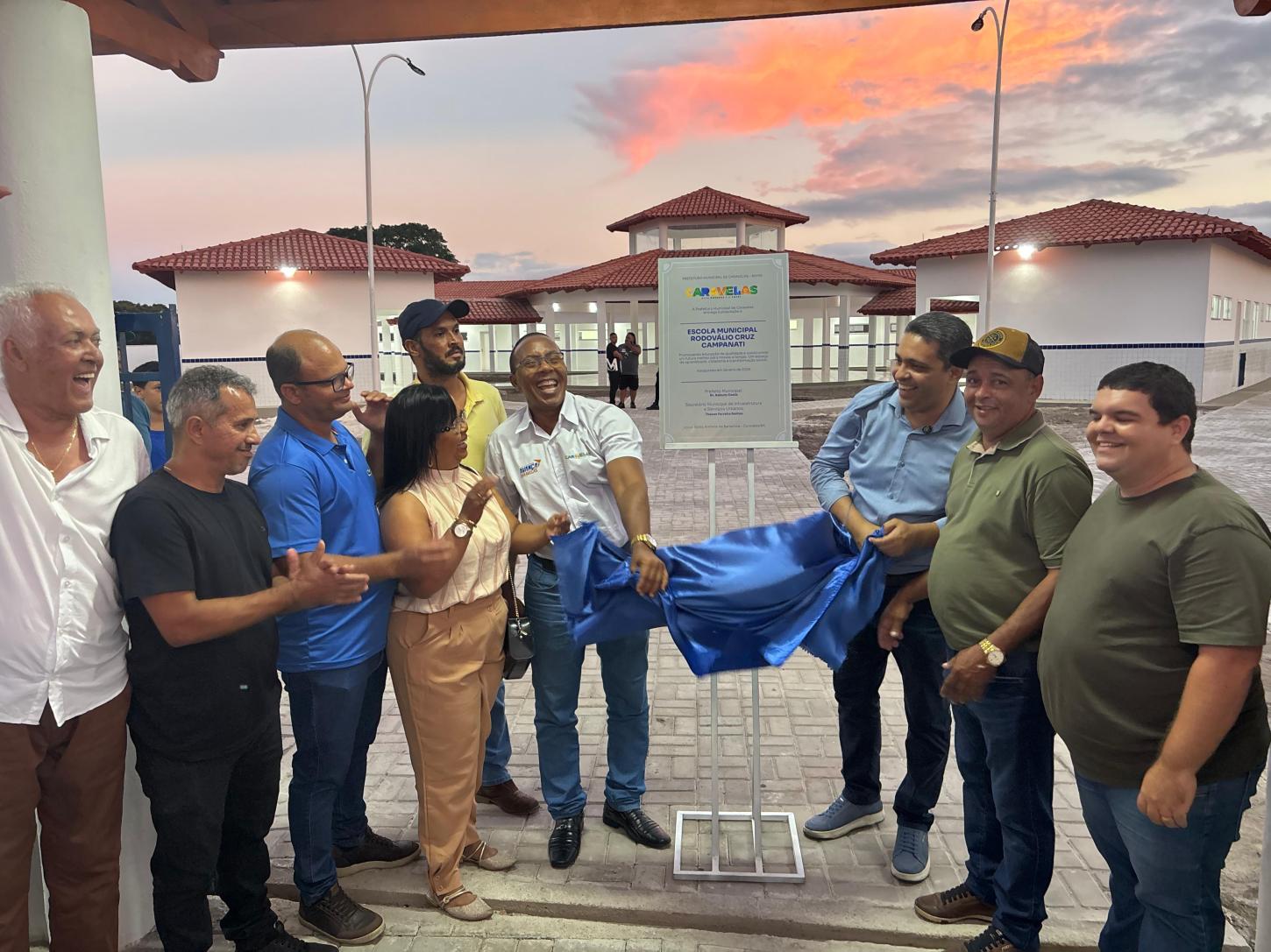 Prefeitura de Caravelas retoma obras abandonadas e inaugura escola e infraestrutura em Barcelona