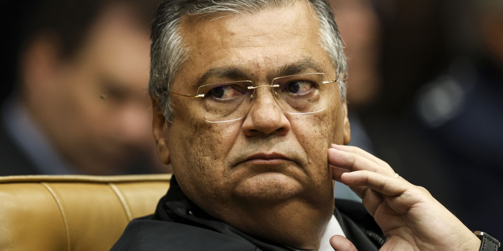 Dino libera exibição de documentário sobre grupo Arautos do Evangelho 