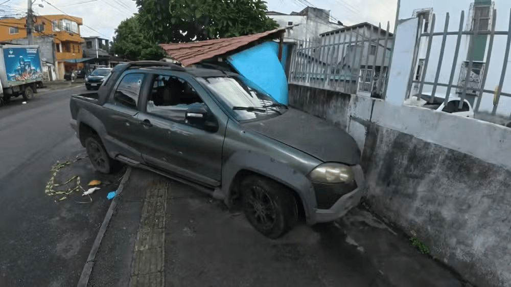 Adolescente de 17 anos é morto em ataque a tiros contra carro em Salvador