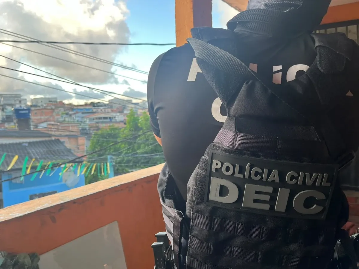 Grupo suspeito de roubar turistas na Barra no dia de jogo do Brasil é preso em Salvador