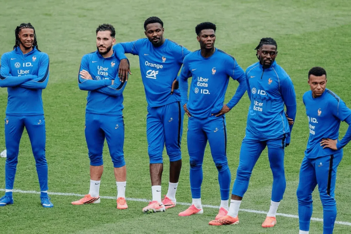 Jogadores da Espanha repudiam racismo de ex-ministro contra a França