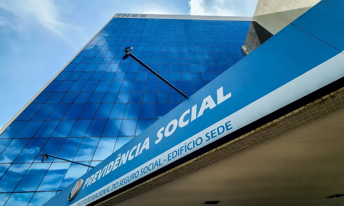 STF vai decidir se trabalhador mantém vínculo com a Previdência ao contribuir abaixo do valor mínimo