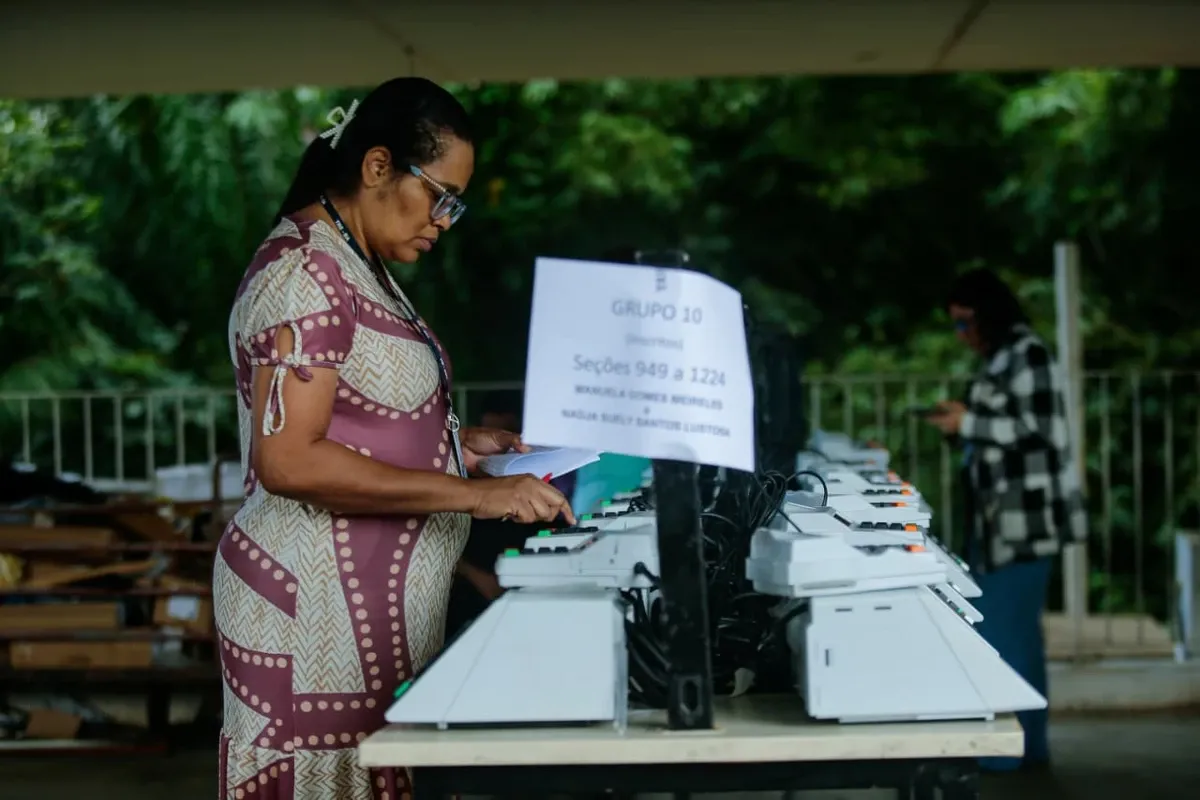 TRE-BA inicia testes em mais de mil urnas eletrônicas para as eleições de 2026